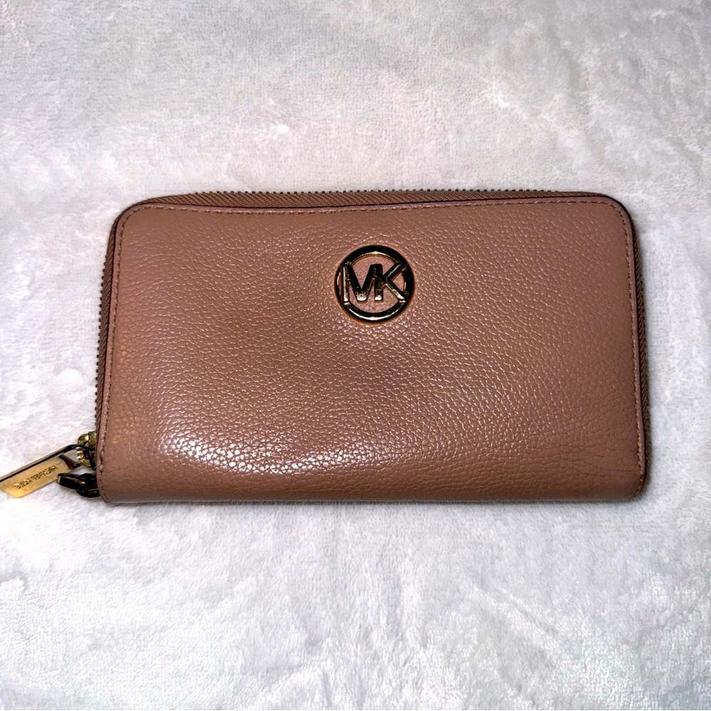 Michael Kors Pink Wallet